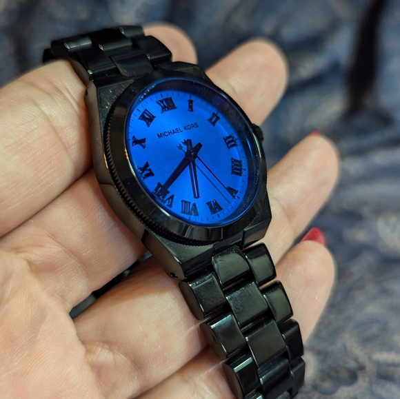 Michael Kors Channing Watch - Picture 3 of 8